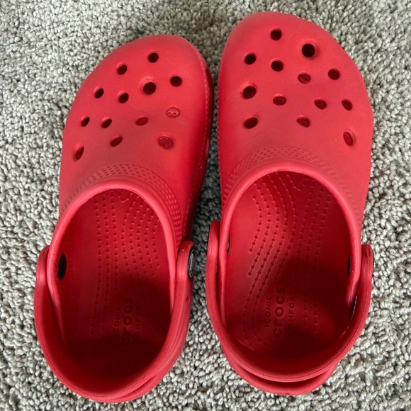 CROCS Kids Classic Clog - Bright Red - Picture 5 of 12